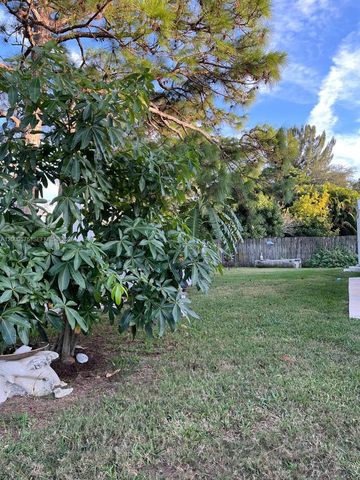 1637 SW Taurus Ln, Port St. Lucie, FL 34984