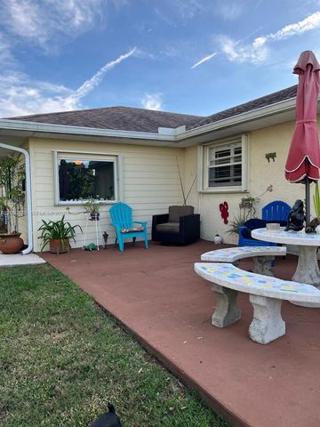 1637 SW Taurus Ln, Port St. Lucie, FL 34984