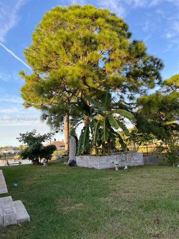 1637 SW Taurus Ln, Port St. Lucie, FL 34984