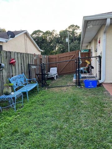 1637 SW Taurus Ln, Port St. Lucie, FL 34984