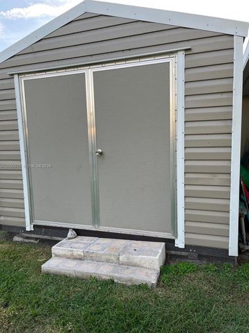 1637 SW Taurus Ln, Port St. Lucie, FL 34984