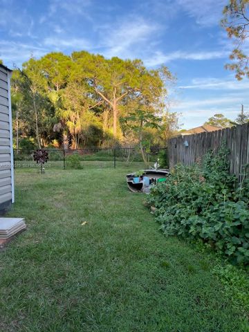 1637 SW Taurus Ln, Port St. Lucie, FL 34984