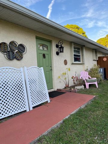 1637 SW Taurus Ln, Port St. Lucie, FL 34984