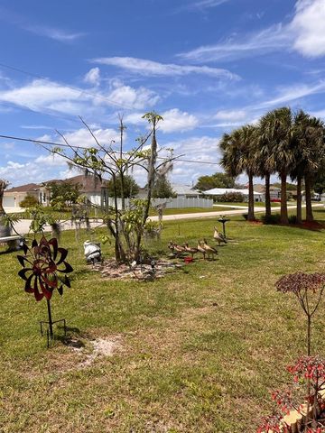 1637 SW Taurus Ln, Port St. Lucie, FL 34984