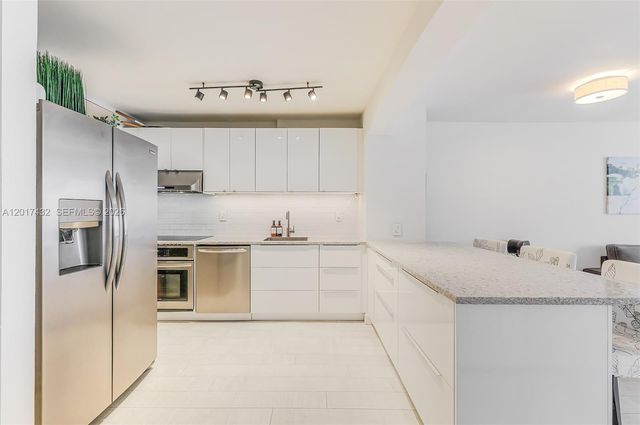 1331 Lincoln Rd 704, Miami Beach, FL 33139