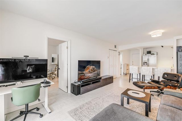 1331 Lincoln Rd 704, Miami Beach, FL 33139