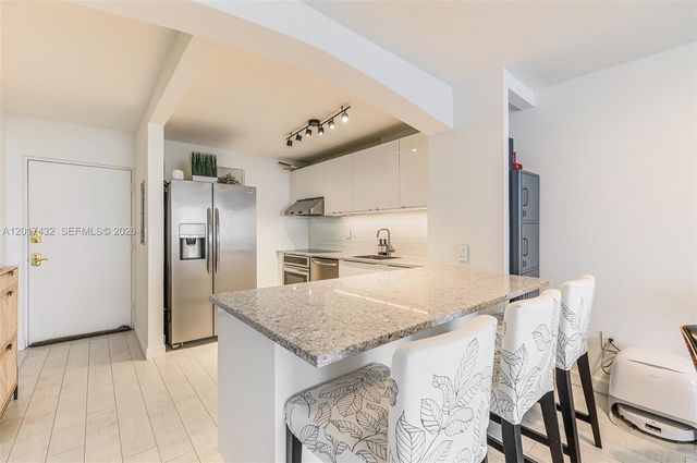 1331 Lincoln Rd 704, Miami Beach, FL 33139