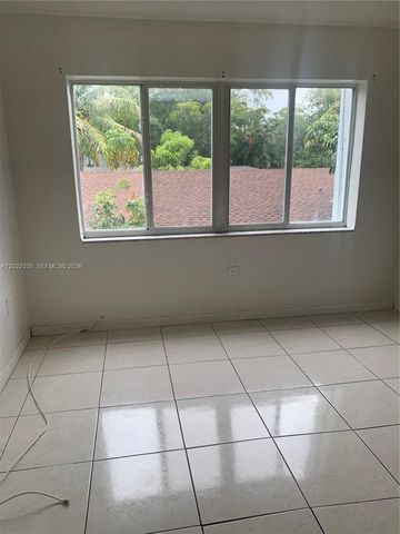 1090 NE 129th Street 202, North Miami, FL 33161