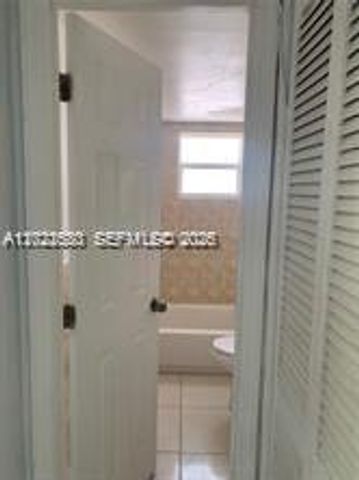 1090 NE 129th Street 202, North Miami, FL 33161