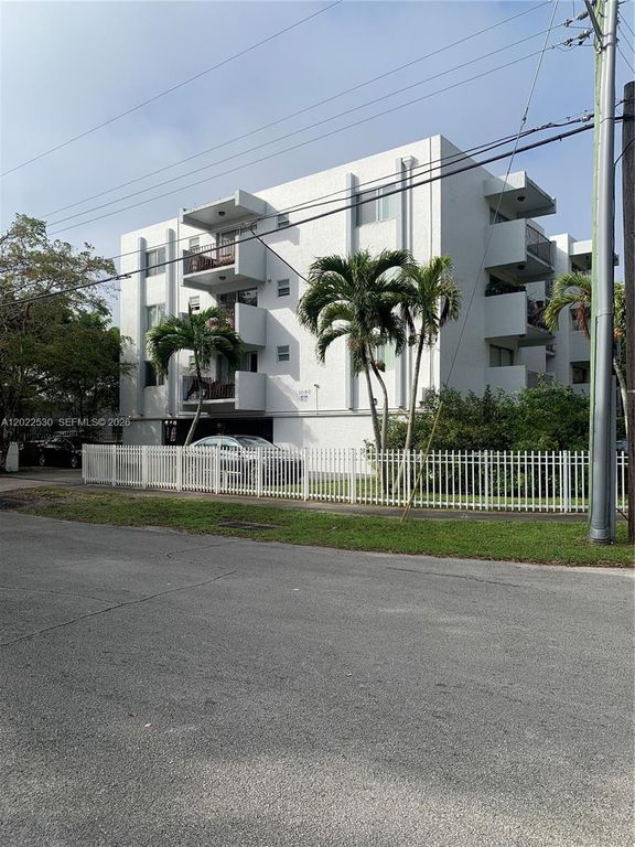1090 NE 129th Street 202, North Miami, FL 33161