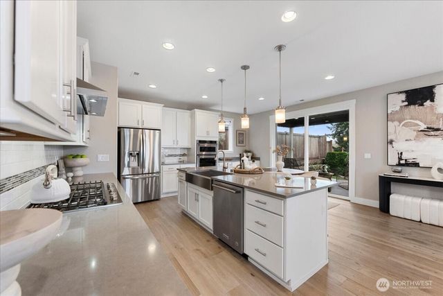 12908 136th Place NE, Kirkland, WA 98034