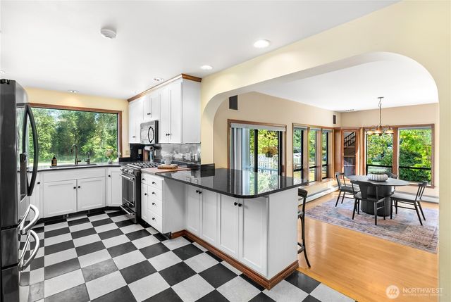 19303 BROADWAY AVENUE, Snohomish, WA 98296