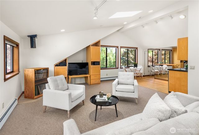 19303 BROADWAY AVENUE, Snohomish, WA 98296