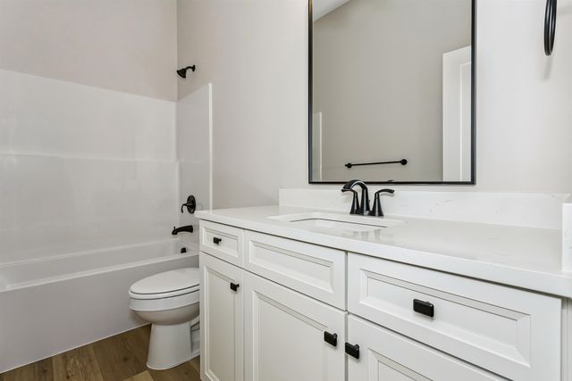 433 E Lexington Ln, Andover, KS 67002