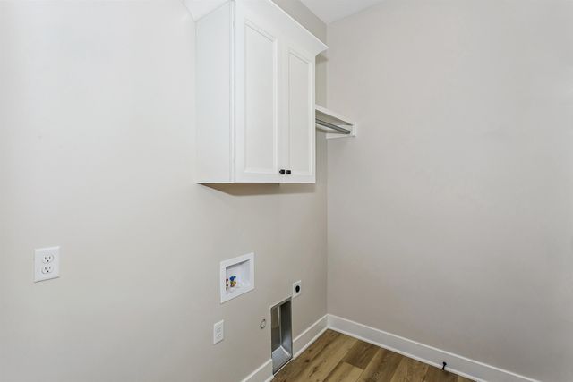 433 E Lexington Ln, Andover, KS 67002