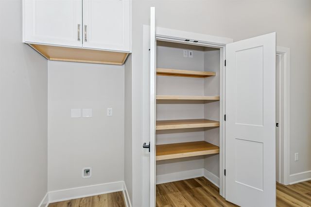 433 E Lexington Ln, Andover, KS 67002