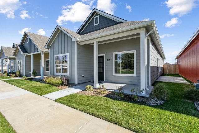 433 E Lexington Ln, Andover, KS 67002