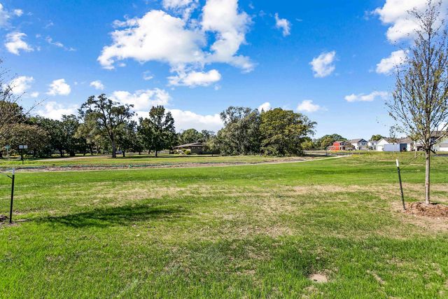 433 E Lexington Ln, Andover, KS 67002