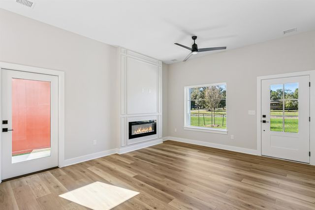 433 E Lexington Ln, Andover, KS 67002