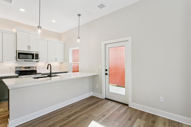 433 E Lexington Ln, Andover, KS 67002