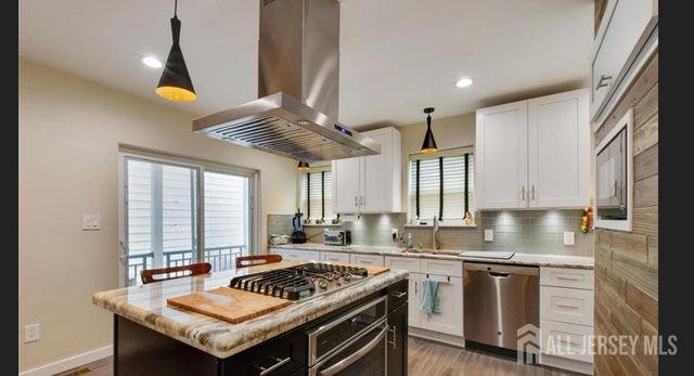 22 Harvey Street, New Brunswick, NJ 08901