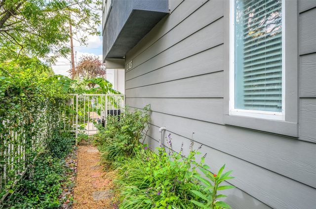 2303 Whitney Street A, Houston, TX 77006