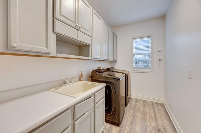 2054 Damson Drive, Villa Hills, KY 41017