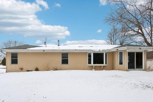 10719 W Calumet ROAD, Milwaukee, WI 53224