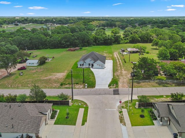 1874 Burleson, Brenham, TX 77833