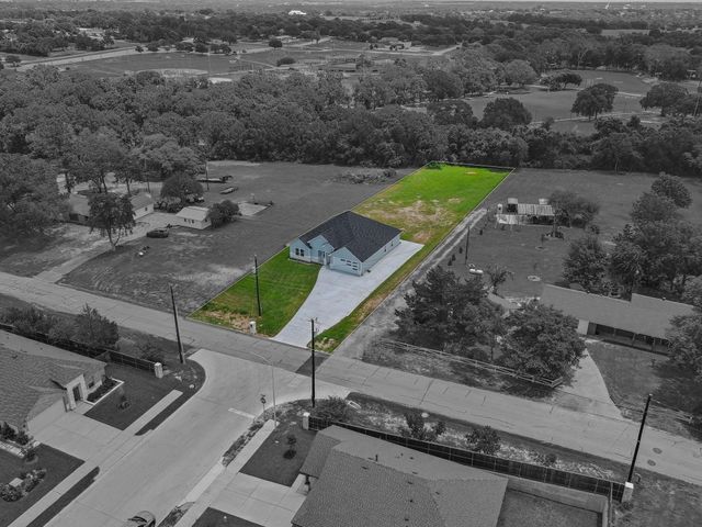 1874 Burleson, Brenham, TX 77833