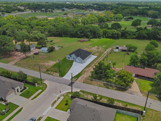 1874 Burleson, Brenham, TX 77833