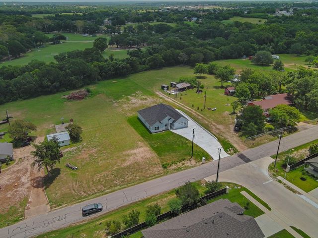 1874 Burleson, Brenham, TX 77833