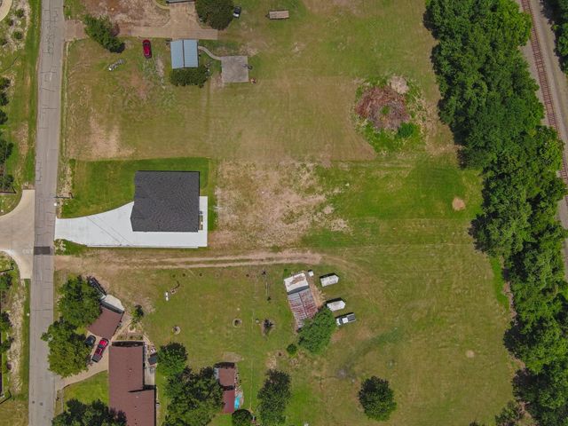 1874 Burleson, Brenham, TX 77833