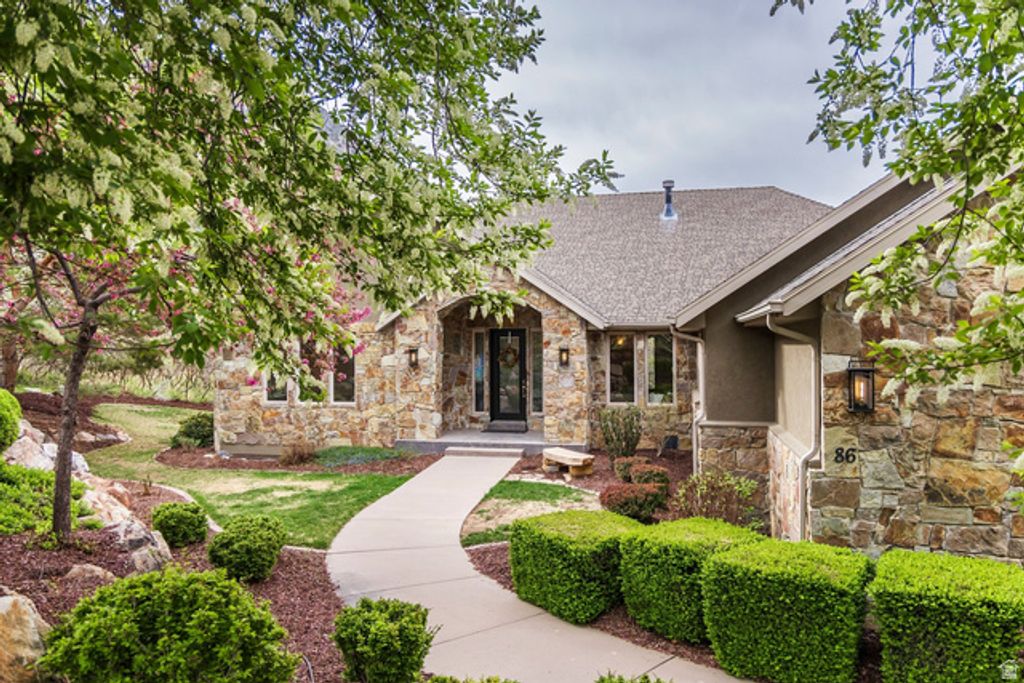 Image 1 of property listing at 86 S BALD MOUNTAIN DR, Alpine, UT 84004