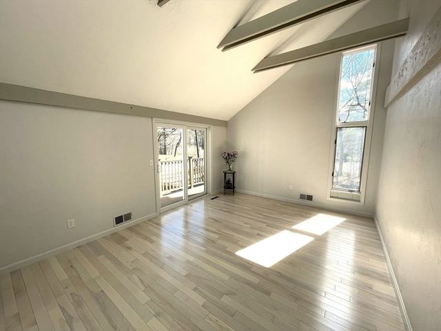 2 Kendall St 2, Walpole, MA 02081