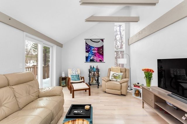 2 Kendall St 2, Walpole, MA 02081