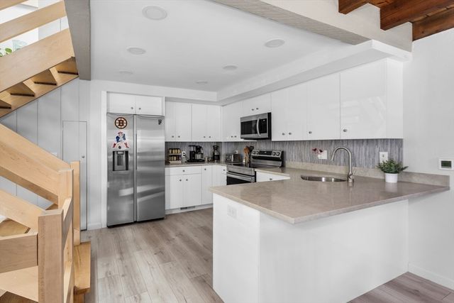 2 Kendall St 2, Walpole, MA 02081