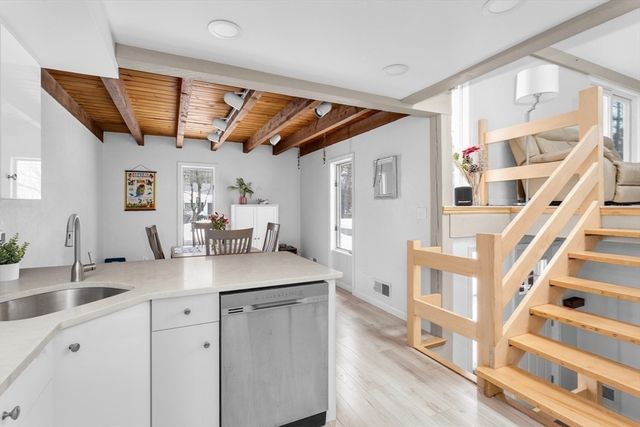 2 Kendall St 2, Walpole, MA 02081