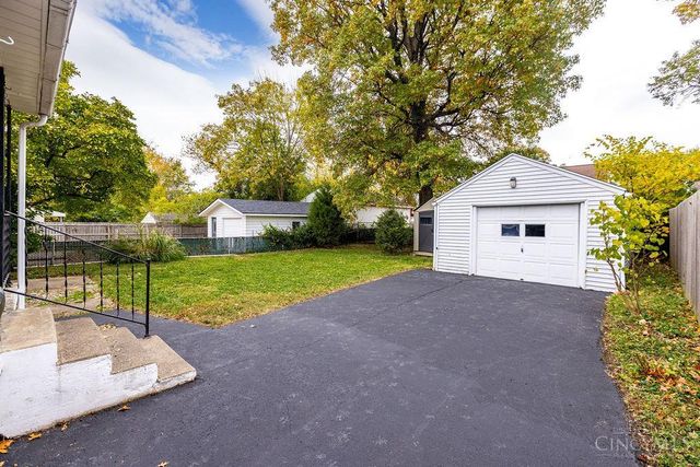 7818 Eustis Court, Deer Park, OH 45236