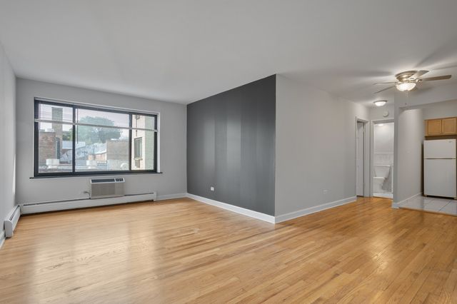 6758 N Sheridan Avenue 346, Chicago, IL 60626