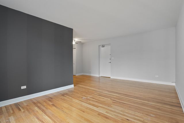 6758 N Sheridan Avenue 346, Chicago, IL 60626