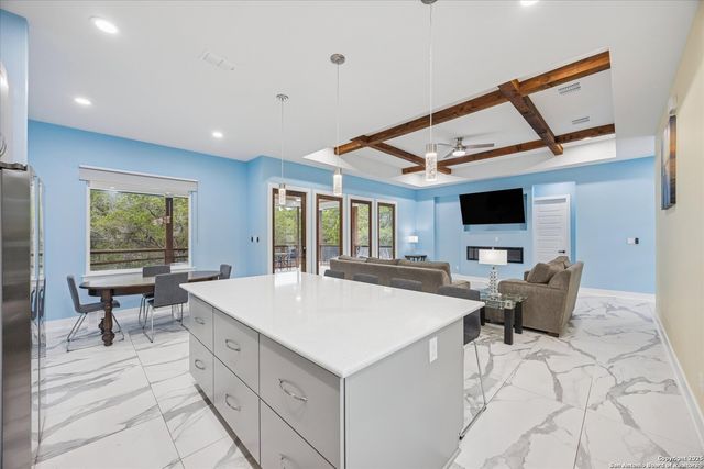 195 Crazy Horse Trail, Canyon Lake, TX 78133