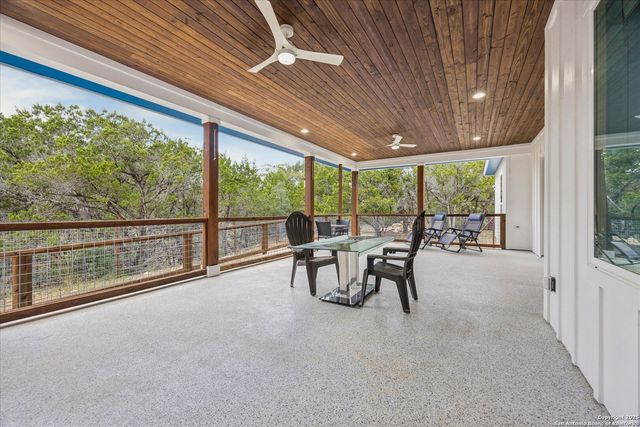 195 Crazy Horse Trail, Canyon Lake, TX 78133