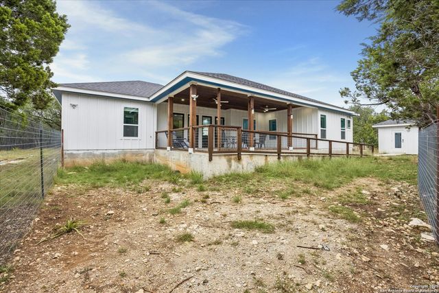 195 Crazy Horse Trail, Canyon Lake, TX 78133