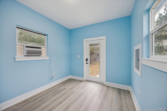 195 Crazy Horse Trail, Canyon Lake, TX 78133