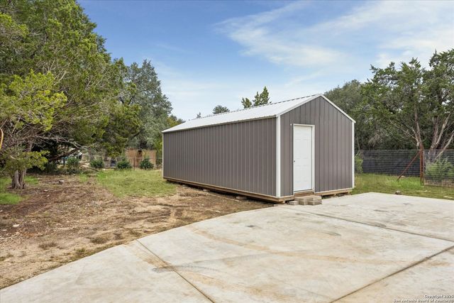 195 Crazy Horse Trail, Canyon Lake, TX 78133