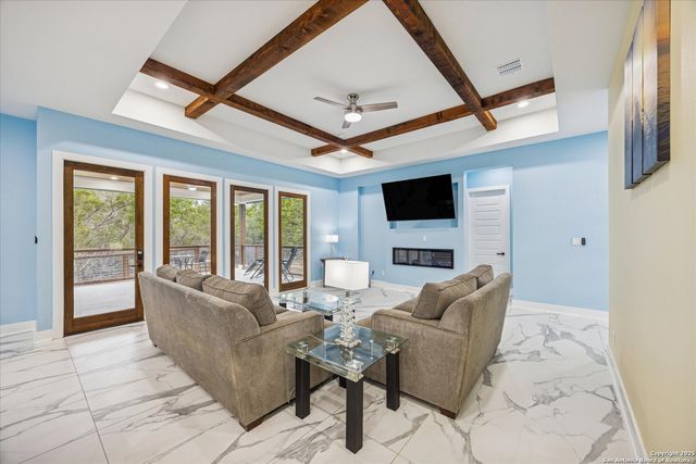 195 Crazy Horse Trail, Canyon Lake, TX 78133