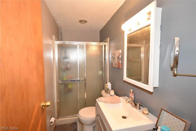 804 Texas Avenue, Mcdonald, OH 44437