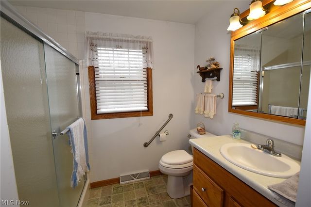 804 Texas Avenue, Mcdonald, OH 44437