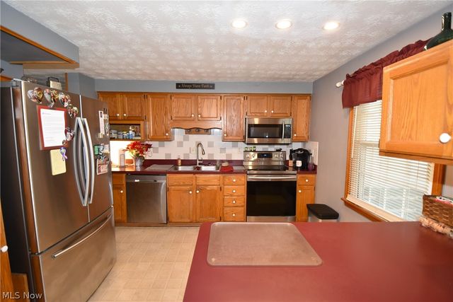 804 Texas Avenue, Mcdonald, OH 44437